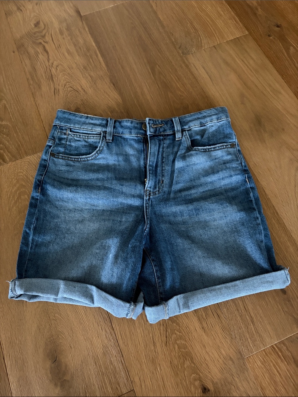 Wrangler Dark Blue Rolled-Hem Denim Shorts - Sz 6